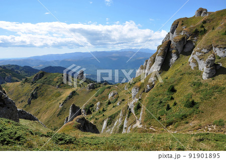Beautiful mountain vista, sedimentary rocks in the Carpathians 91901895