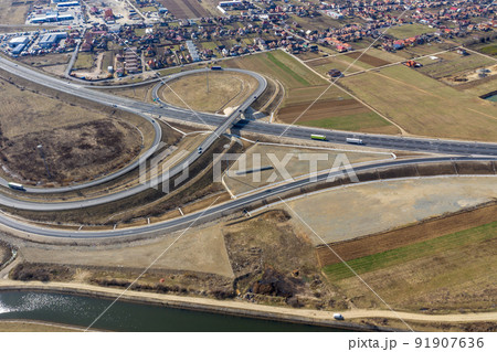 Aerial view of highway intersection 91907636