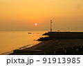 島原市からの有明海の日の出の光景 91913985