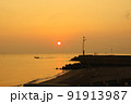 島原市からの有明海の日の出の光景 91913987