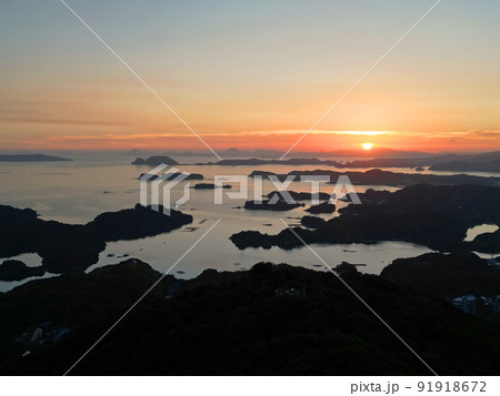 石岳展望公園の上空から九十九島の夕景空撮 石岳展望公園の上空から九十九島の夕景空撮 91918672