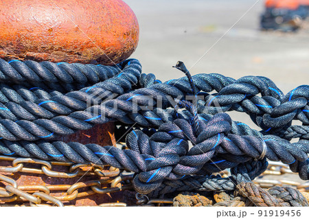 A black and blue nylon rope 91919456