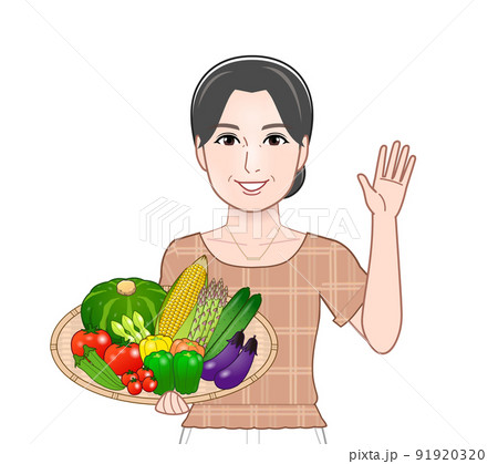 夏野菜を持った女性 91920320