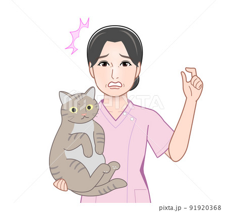 猫を抱えた女性 91920368