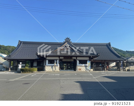 京丹後鉄道(丹鉄) 宮豊線 久美浜駅 シンメトリック構図 京丹後鉄道(丹鉄) 宮豊線 久美浜駅 シンメトリック構図 91921523