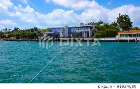 Luxurious mansion in Miami Beach, florida, U.S.A Luxurious mansion in Miami Beach, florida, U.S.A 91924689