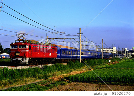 1999年 高崎線を走るEF81139ブルートレインあけぼのの写真素材 1999年 高崎線を走るEF81139ブルートレインあけぼのの写真素材