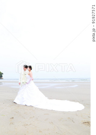 ウエディングドレス姿の新婦様フォトウエディング、ロケーション撮影 91927571