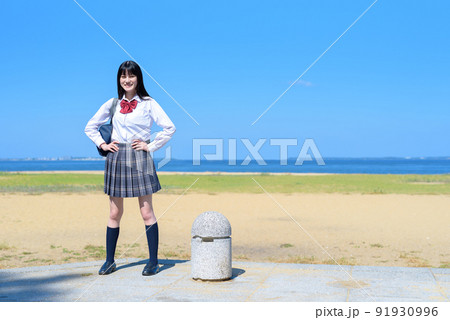 海に遊びに来た女子高校生 海に遊びに来た女子高校生 91930996