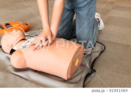 救急救命講習会　胸骨圧迫とAED 91931564