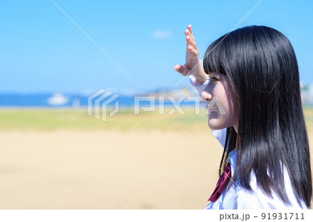 海に遊びに来た女子高校生　息抜き　夏休み　休暇　テスト休み　紫外線 91931711