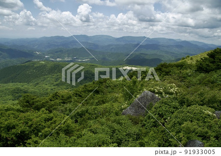 岩樋山岩場から比婆山方面の眺望 岩樋山岩場から比婆山方面の眺望 91933005
