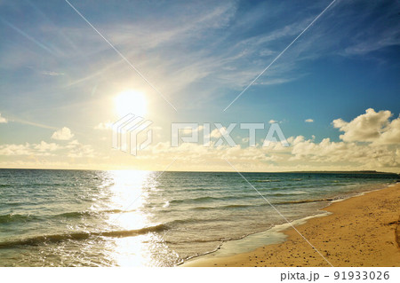 沖縄　宮古島　夕暮れの海 91933026