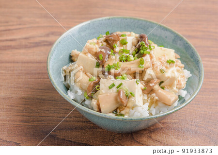 豆腐の鶏そぼろ餡かけ丼 91933873