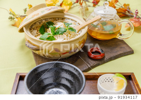 国産ではありませんが 美味しい松茸ご飯ができました 国産ではありませんが 美味しい松茸ご飯ができました 91934117