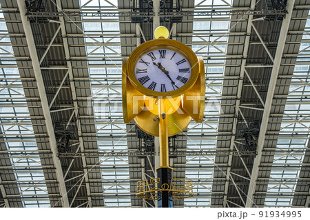 【大阪】大阪ステーションシティ 時空の広場の金時計 【大阪】大阪ステーションシティ 時空の広場の金時計 91934995