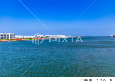 【東京の都市風景】羽田空港周辺（多摩川スカイブリッジ）の都市眺望 91935110