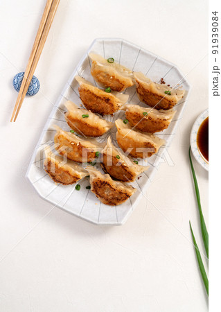 だんご 餃子 団子 91939084