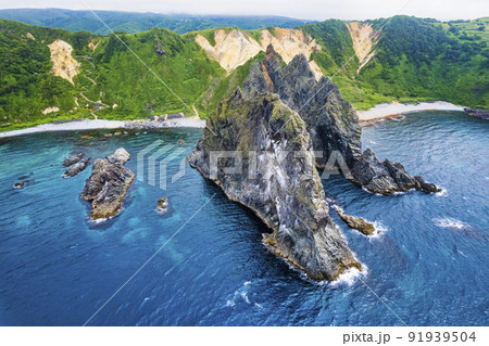 北海道 積丹 島武意海岸（空撮） 91939504
