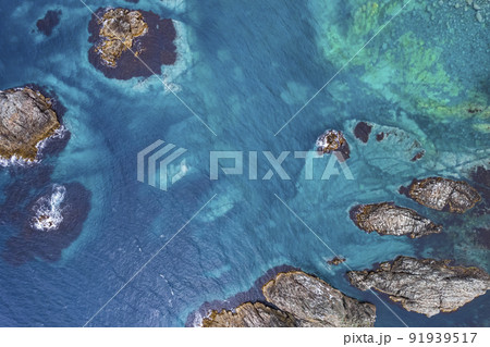 北海道 積丹 島武意海岸（真俯瞰 空撮） 91939517