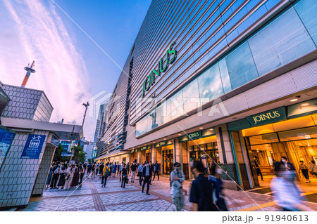 日本の横浜都市景観 第7波襲来!BA.5増加…神奈川4230人…横浜駅前などを望む…=7月11日 日本の横浜都市景観 第7波襲来!BA.5増加…神奈川4230人…横浜駅前などを望む…=7月11日 91940613