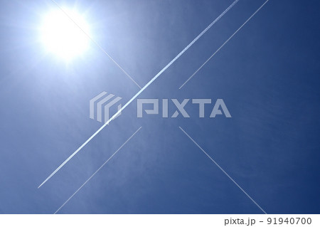 暑さに負けず突き進む 91940700