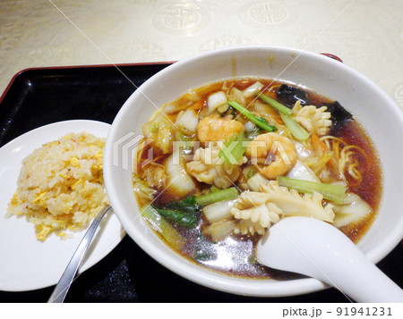 海鮮五目そば 中華屋の日替り定食 チャーハンセット 海鮮五目そば 中華屋の日替り定食 チャーハンセット 91941231