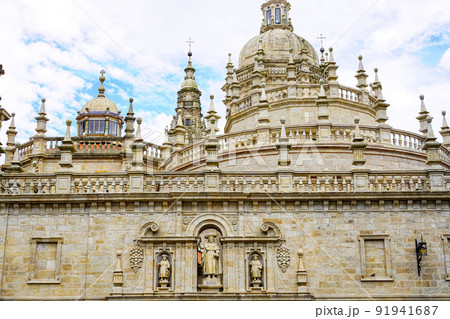 カミーノデサンティアゴの巡礼地　サンティアゴ・デ・コンポステーラ大聖堂 91941687