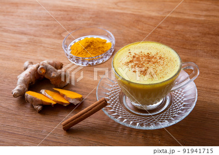 ターメリックラテ、ゴールデンミルク ターメリックラテ、ゴールデンミルク 91941715