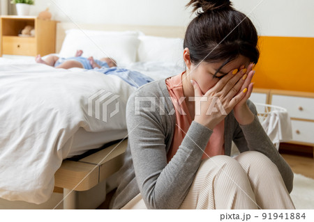 mother with her baby 91941884