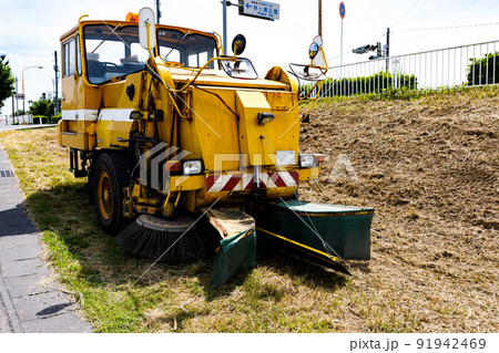 路面清掃車ロードスイーパー三輪ブラシ式 91942469