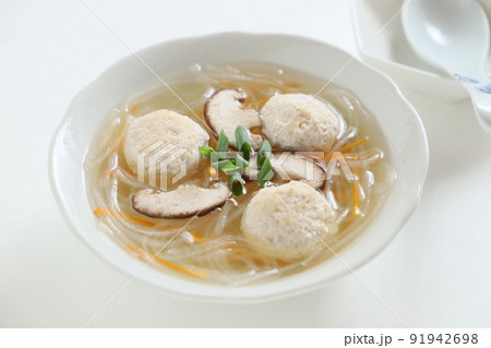 肉だんごと春雨の中華スープ 91942698