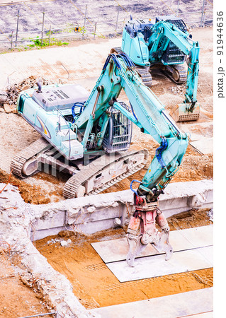 建設機械　重機　【 工事 の イメージ 】 91944636