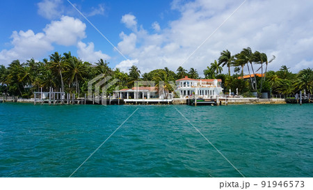 Luxurious mansion in Miami Beach, florida, U.S.A Luxurious mansion in Miami Beach, florida, U.S.A 91946573