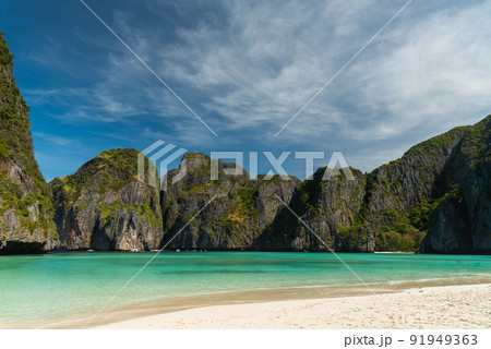 Tropical beach, Maya Bay, Phi Phi Islands, Thailand. Tropical beach, Maya Bay, Phi Phi Islands, Thailand. 91949363