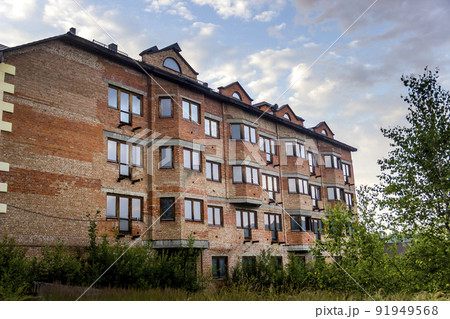 unfinished cottage in the Ukrainian Carpathians 91949568