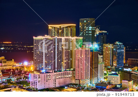 カンボジア首都プノンペンの夜景 カンボジア首都プノンペンの夜景 91949713