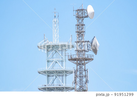 5Gなどの携帯電話基地局の電波塔 91951299