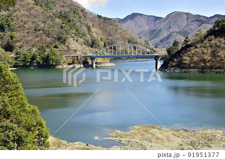 神奈川県山北町 丹沢湖と世附大橋と日影山 神奈川県山北町 丹沢湖と世附大橋と日影山 91951377