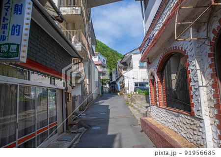 四万温泉 温泉街 落合通り 早朝の風景 四万温泉 温泉街 落合通り 早朝の風景 91956685