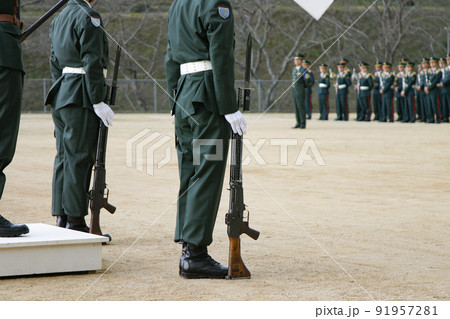 陸上自衛隊の観閲 91957281