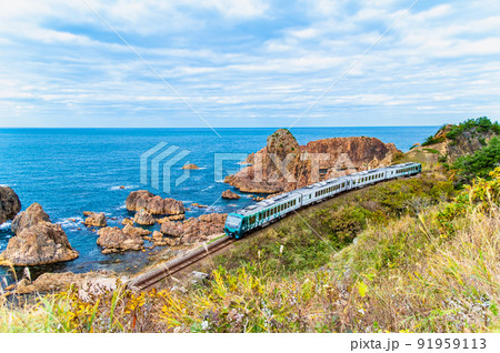 青森県 五能線 (深浦-広戸) ~行合崎の海岸線を走るリゾートしらかみ「橅編成」~ 青森県 五能線 (深浦-広戸) ~行合崎の海岸線を走るリゾートしらかみ「橅編成」~ 91959113