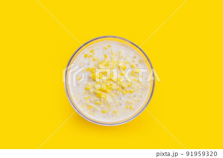 Sweet corn with sago in sweet coconut milk Sweet corn with sago in sweet coconut milk 91959320