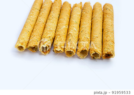 Crispy egg rolls with seaweed Crispy egg rolls with seaweed 91959533