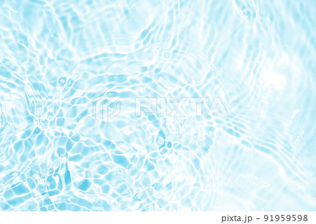 揺れる水面のきらめき 91959598
