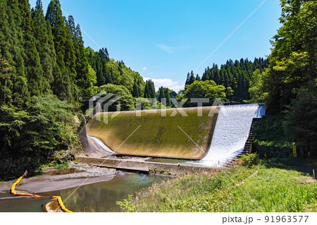 大分県/ 日本一美しいといわれる構造がわかる工事・調整中の「白水ダム」(白水溜池・堰堤) 大分県/ 日本一美しいといわれる構造がわかる工事・調整中の「白水ダム」(白水溜池・堰堤) 91963577