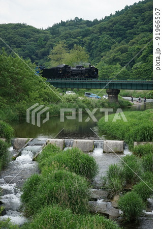 SL銀河も走るJR釜石線 早瀬川橋梁 91966507