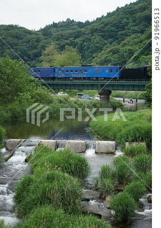 SL銀河も走るJR釜石線 早瀬川橋梁 91966513