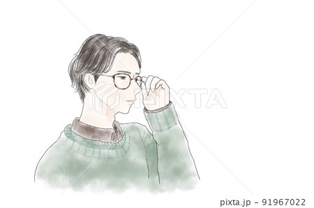 メガネに手を添える男性（横画面） 91967022