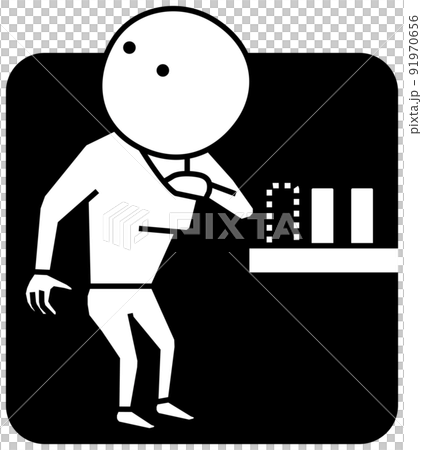 怪しげな挙動で服に隠して万引きする犯罪者 怪しげな挙動で服に隠して万引きする犯罪者 91970656
